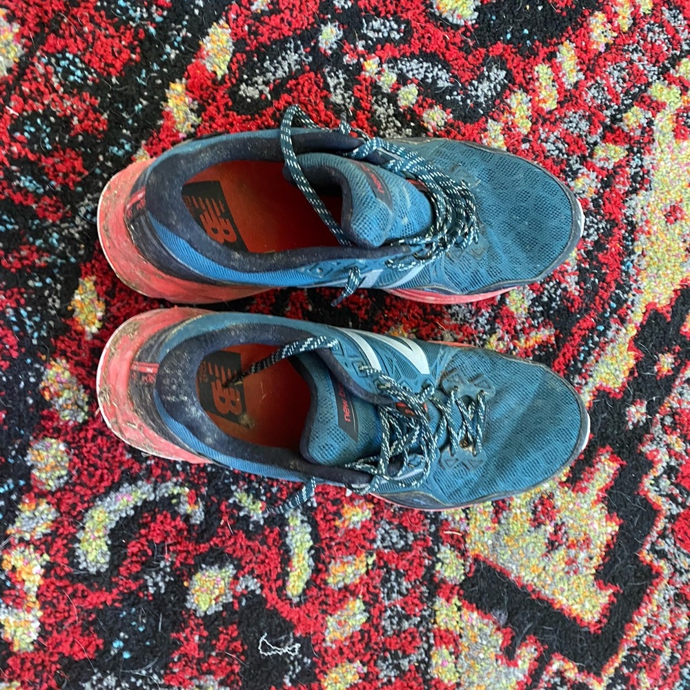 New Balance trail running shoes 910